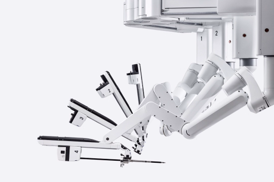 side view of da vinci xi arms extended